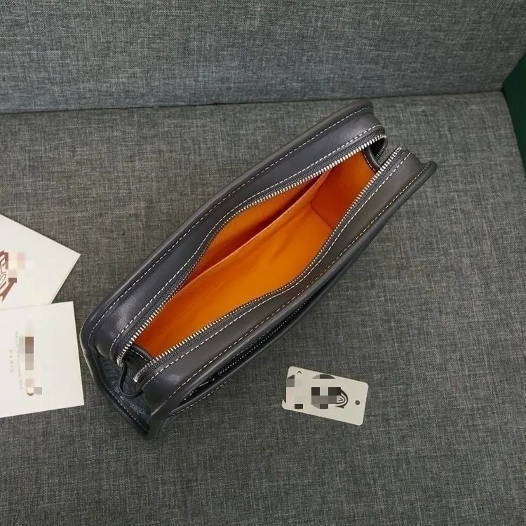 Minimalist clutch bag