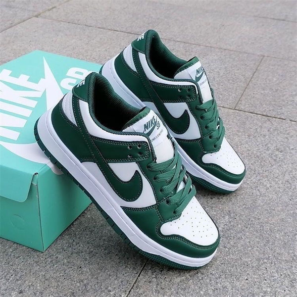 N-SB Dunk low Sneakers