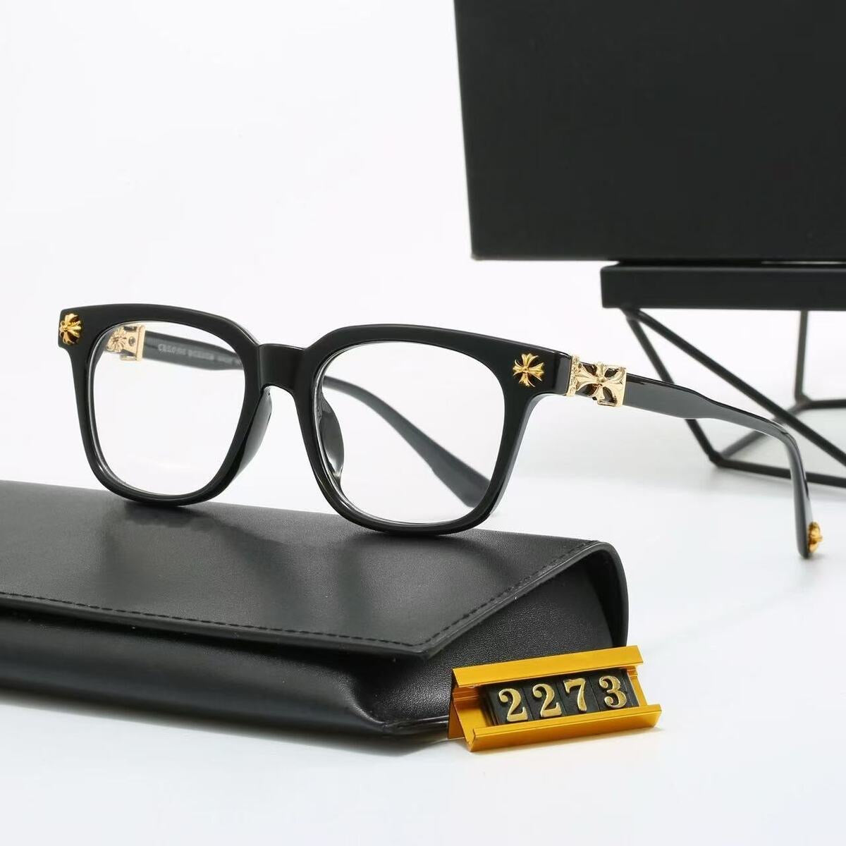 Iconic CH sunglasses