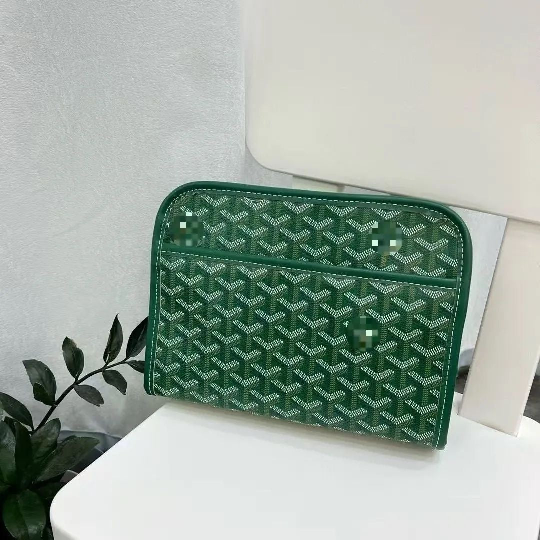 Minimalist clutch bag