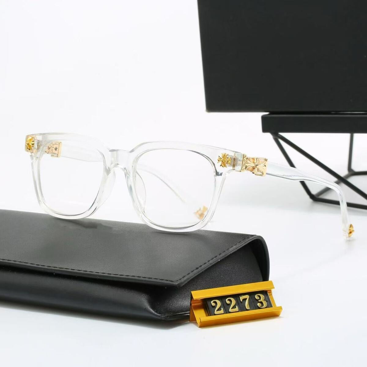 Iconic CH sunglasses