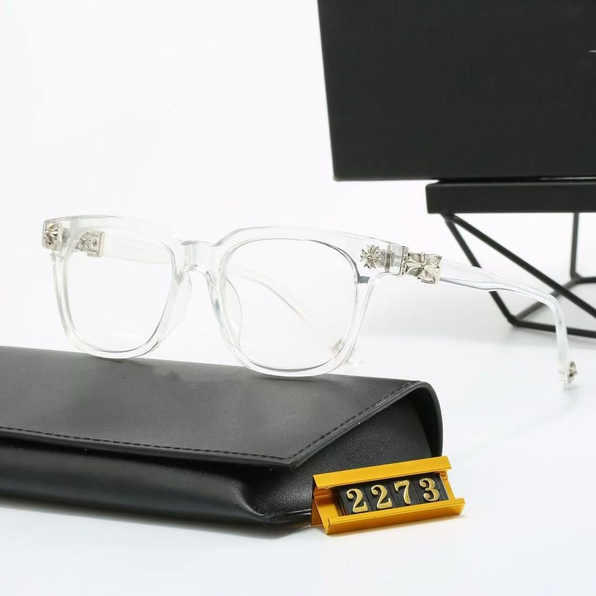 Iconic CH sunglasses