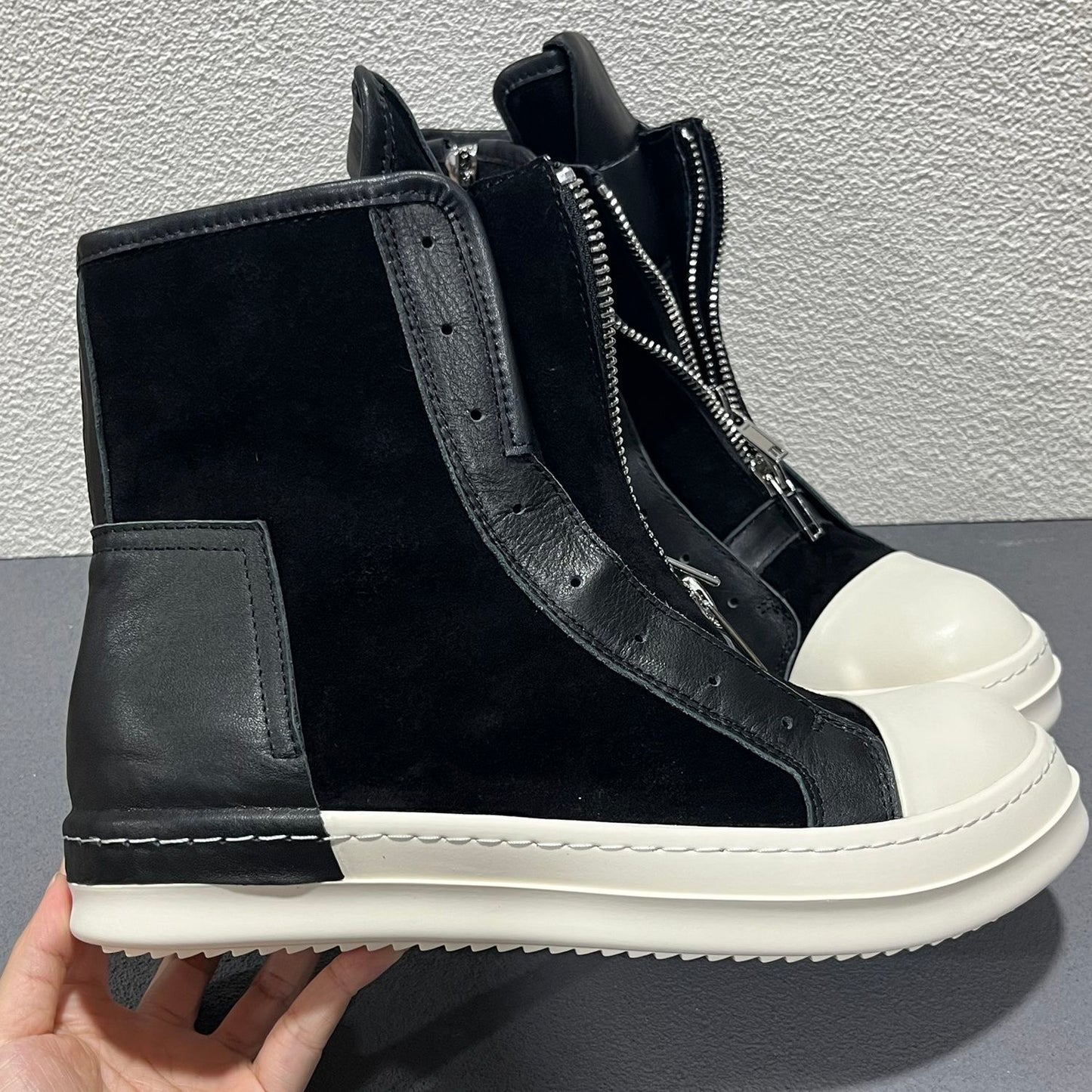 RO High top thick sole and dual zippers sneaker