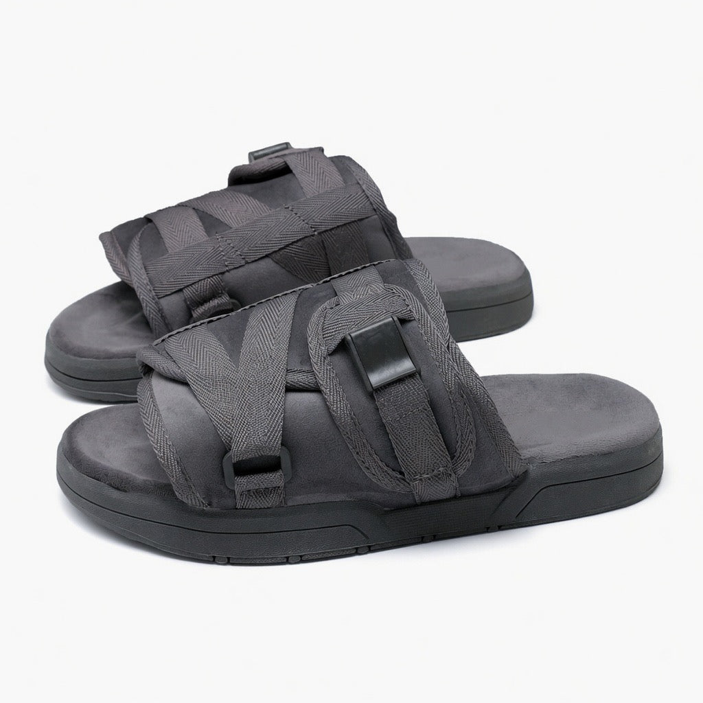Edison Chen's summer slippers