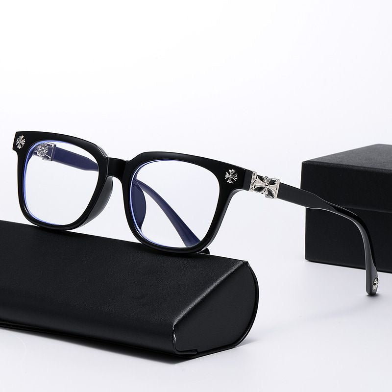 Iconic CH sunglasses