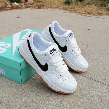 N-SB Dunk low Sneakers