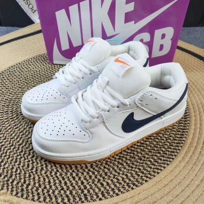N-SB Dunk Low Sneakers