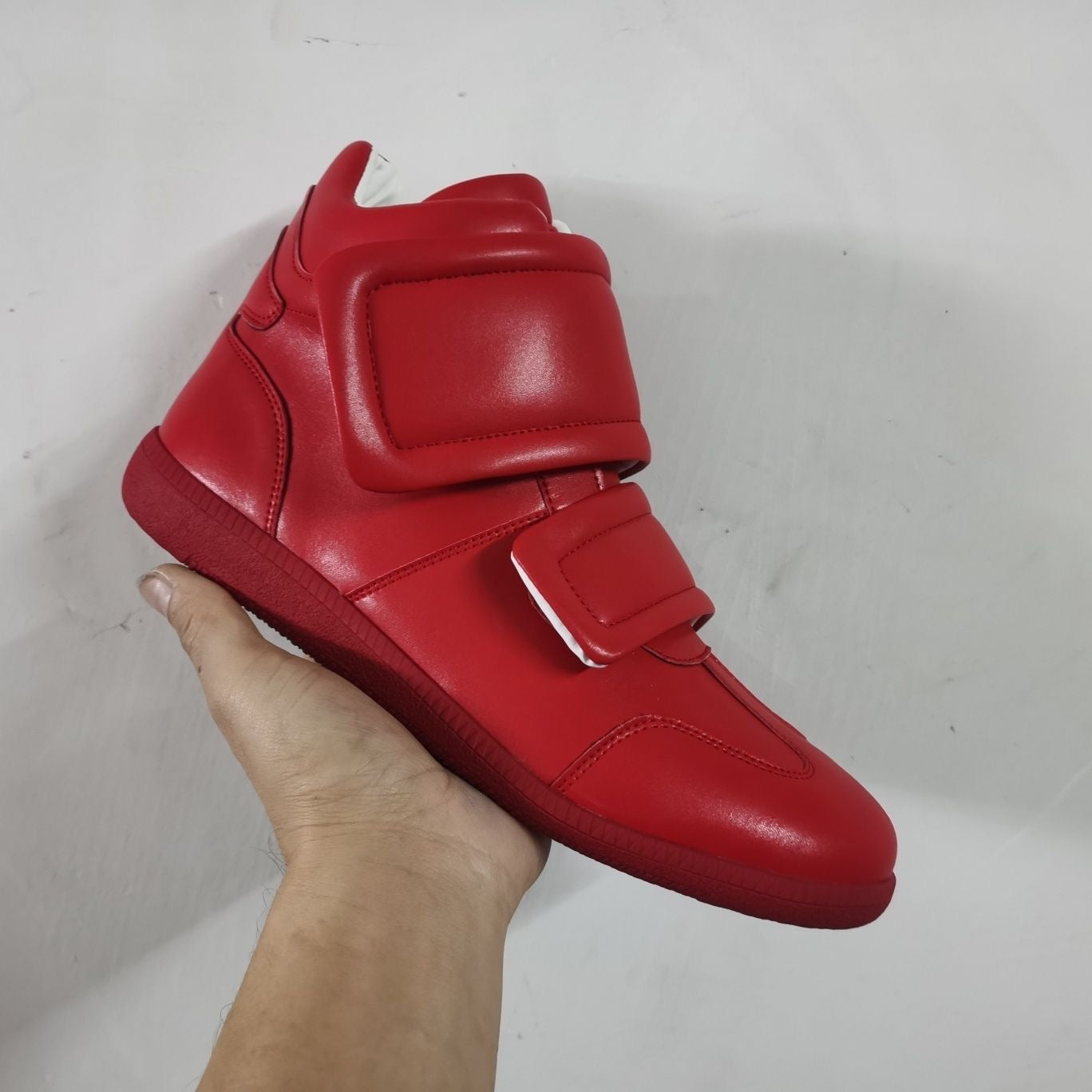 MG-New Maggie Lad Training, Double Buckle High-Top Sneakers