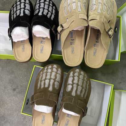 Grain leather Birkenstock closed-toe slippers
