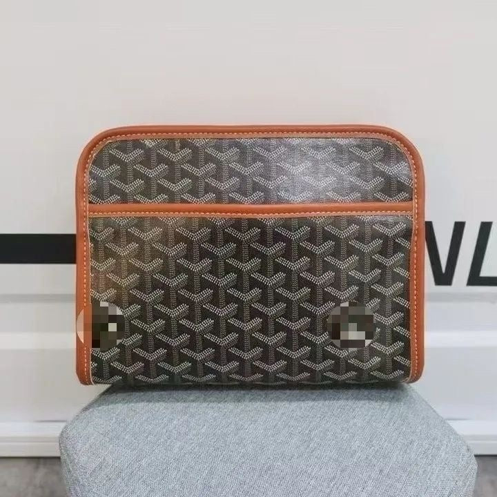 Minimalist clutch bag