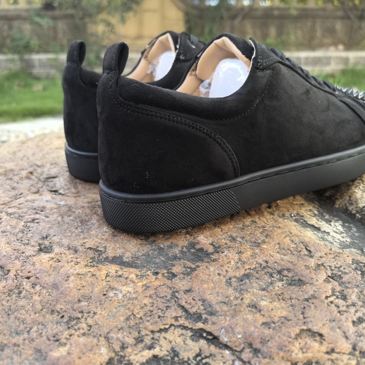 Christian L Low top sneaker